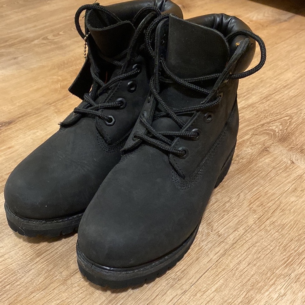 Black timberland boots for kids size 4m
